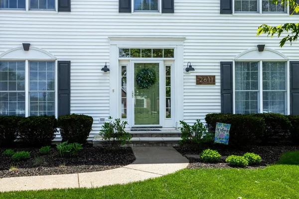 $549,900 | 2611 Heather Glen Circle, Bettendorf, IA 52722