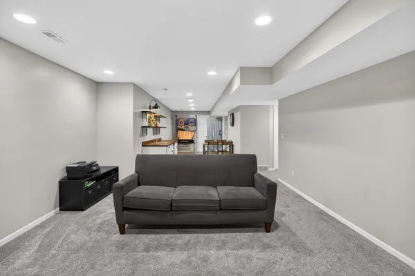 $549,900 | 2611 Heather Glen Circle, Bettendorf, IA 52722