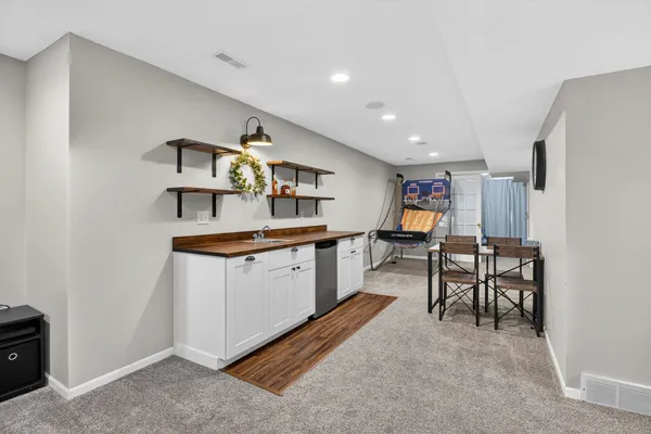 $549,900 | 2611 Heather Glen Circle, Bettendorf, IA 52722