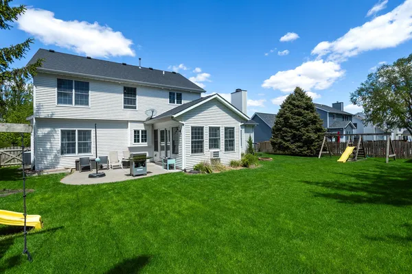$549,900 | 2611 Heather Glen Circle, Bettendorf, IA 52722