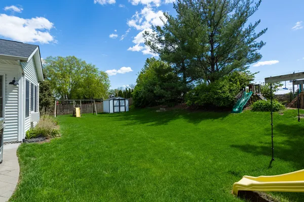 $549,900 | 2611 Heather Glen Circle, Bettendorf, IA 52722