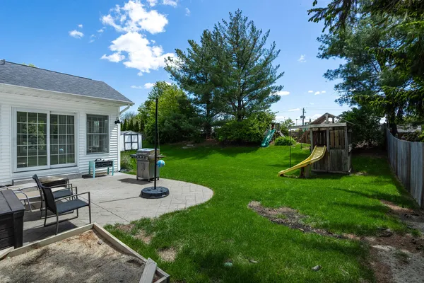 $549,900 | 2611 Heather Glen Circle, Bettendorf, IA 52722