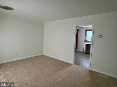 1218 Oakland Terrace Road Baltimore, MD 21227 - Photo 2 of 9