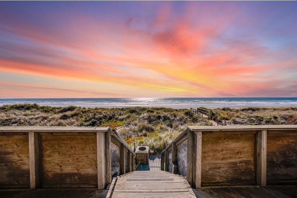 101 Shell Road, Unit 84 Watsonville, CA 95076 - Photo 6 of 40 a view of a city
