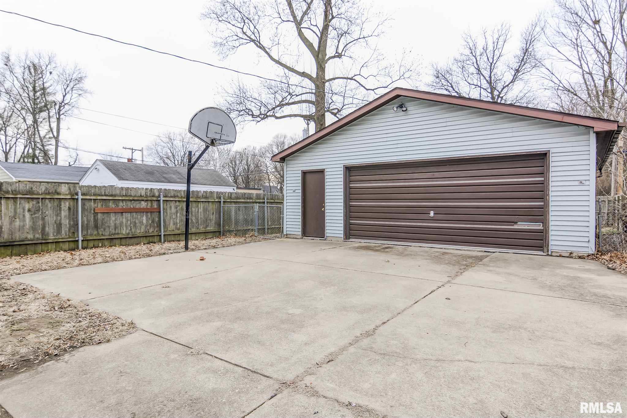 1405 South Walnut Street Springfield, IL 62704 - Photo 2 of 28