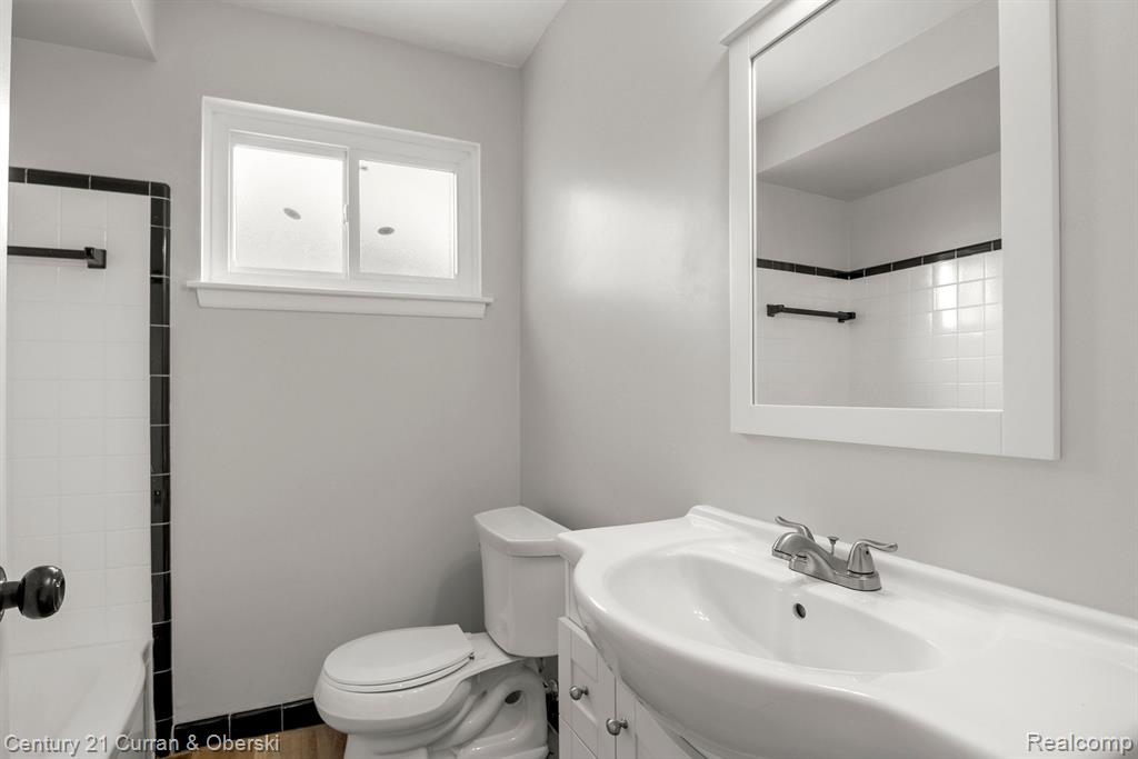 27007 Joy Road Dearborn Heights, MI 48127 - Photo 10 of 21