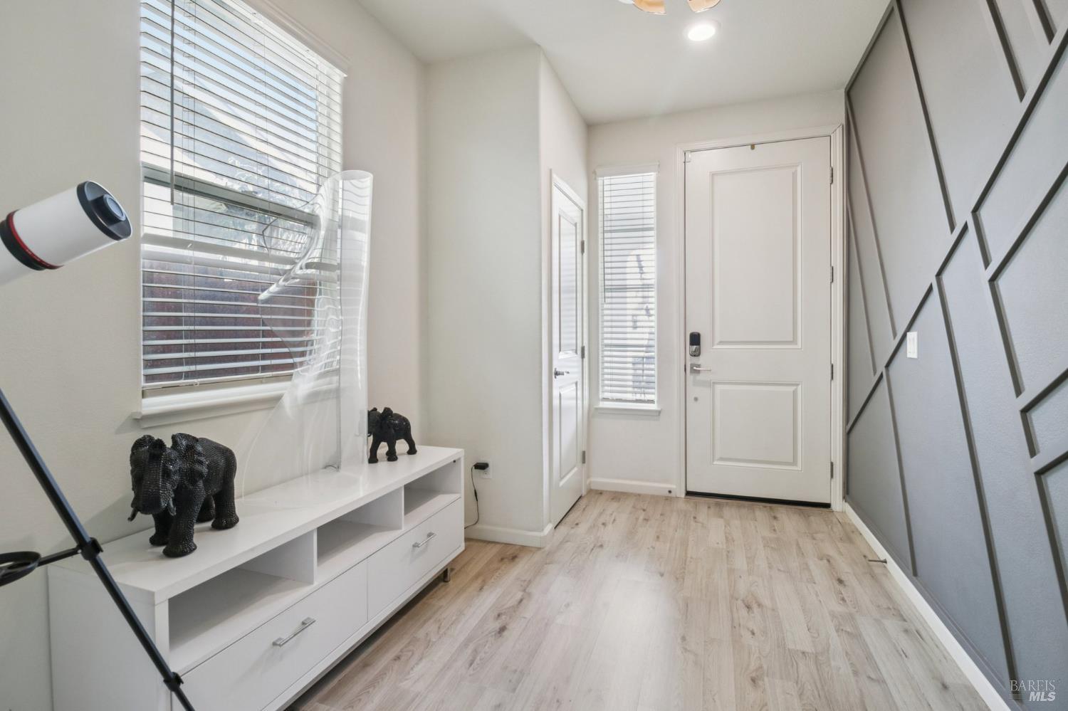 1606 Winterberry Lane Rohnert Park, CA 94928 - Photo 3 of 42