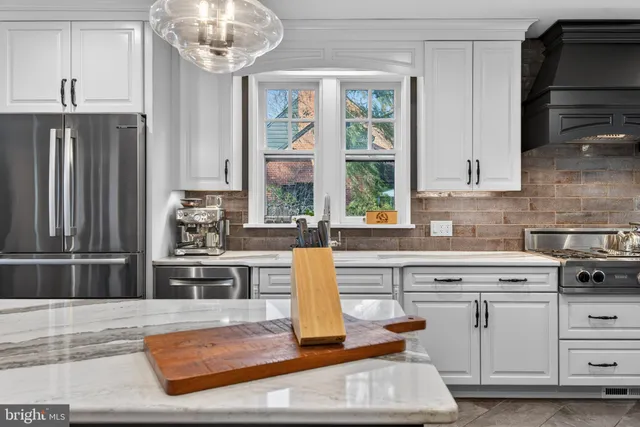 $650,000 | 5533 North Front Street, Harrisburg, PA 17110