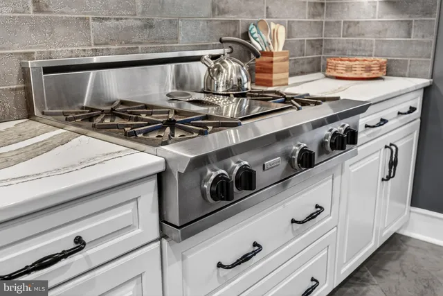 $650,000 | 5533 North Front Street, Harrisburg, PA 17110