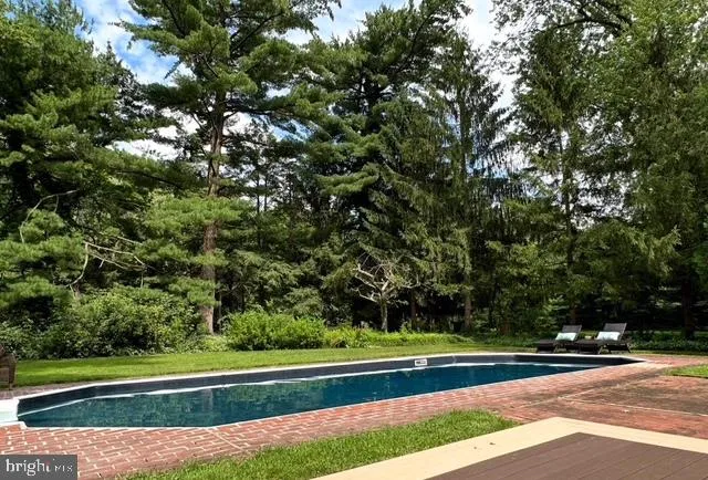 $650,000 | 5533 North Front Street, Harrisburg, PA 17110