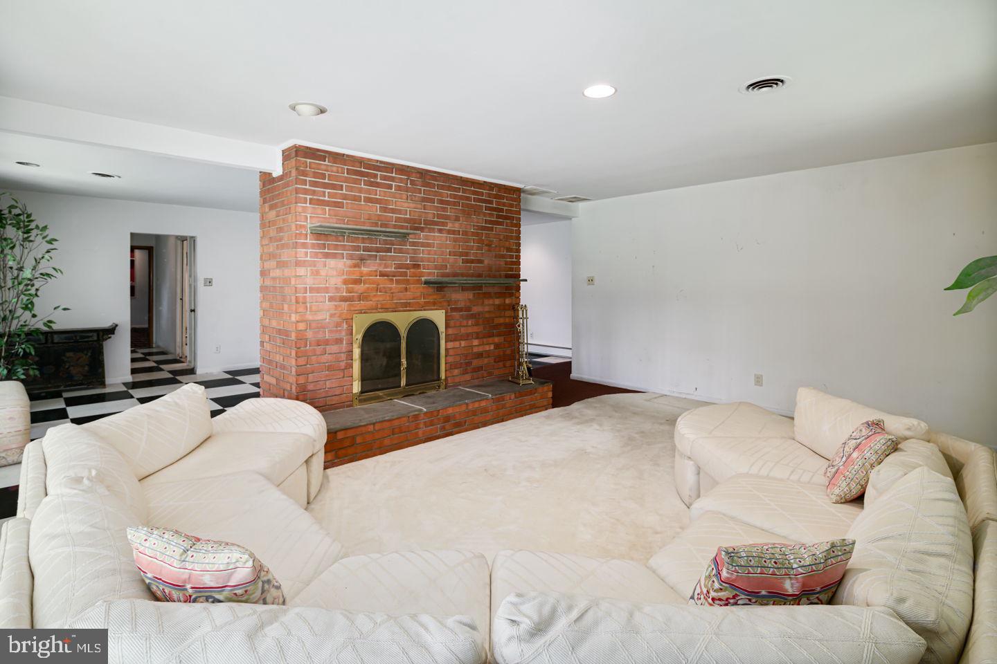 1071 Kingsley Road Jenkintown, PA 19046 - Photo 6 of 18 Gallery Image 6