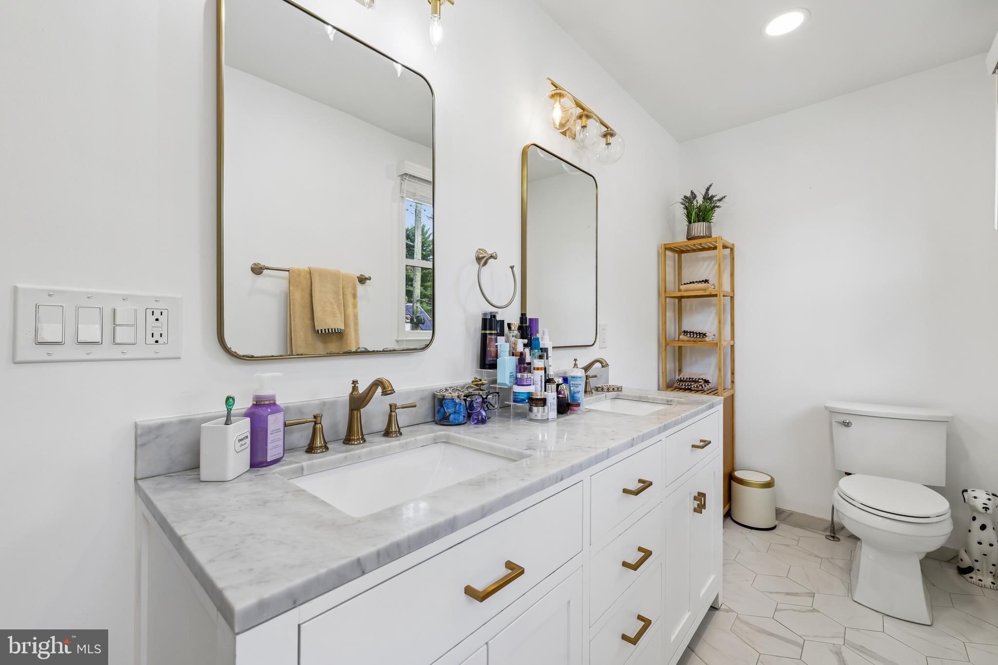 11214 Dewey Road Kensington, MD 20895 - Photo 26 of 57 Primary Bathroom