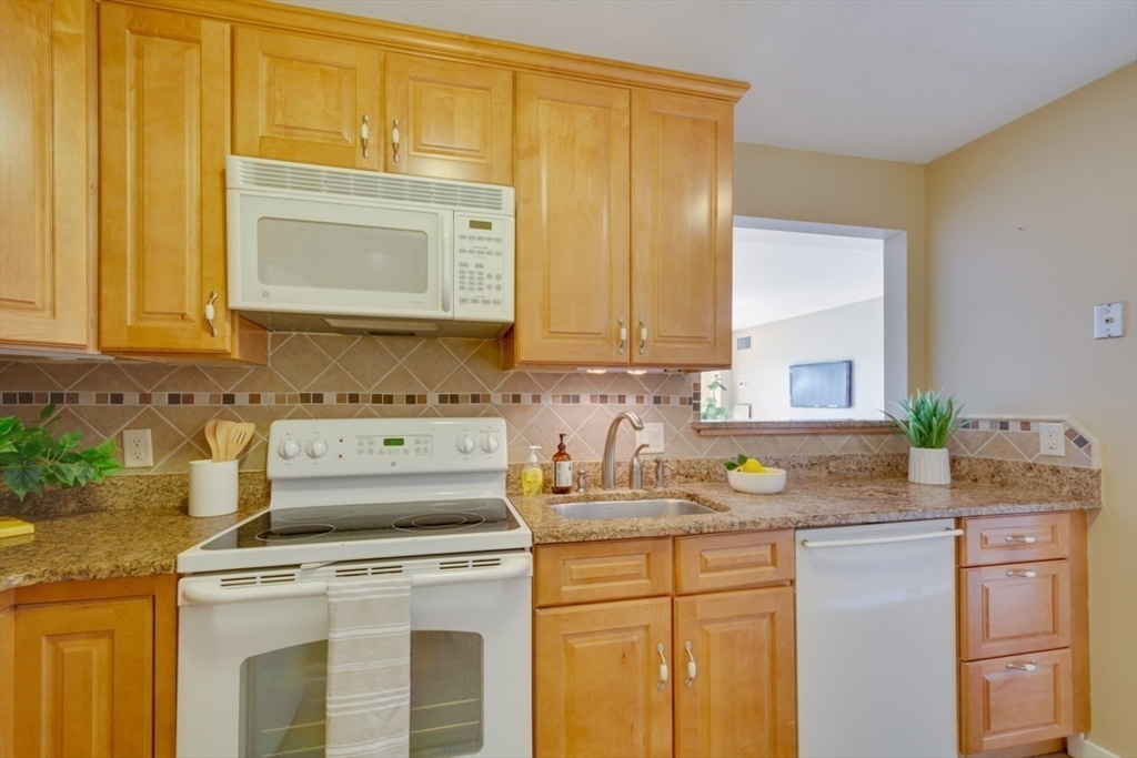 269 Cambridge Road, Unit 704 Woburn, MA 01801 - Photo 6 of 32 Gallery Image 6