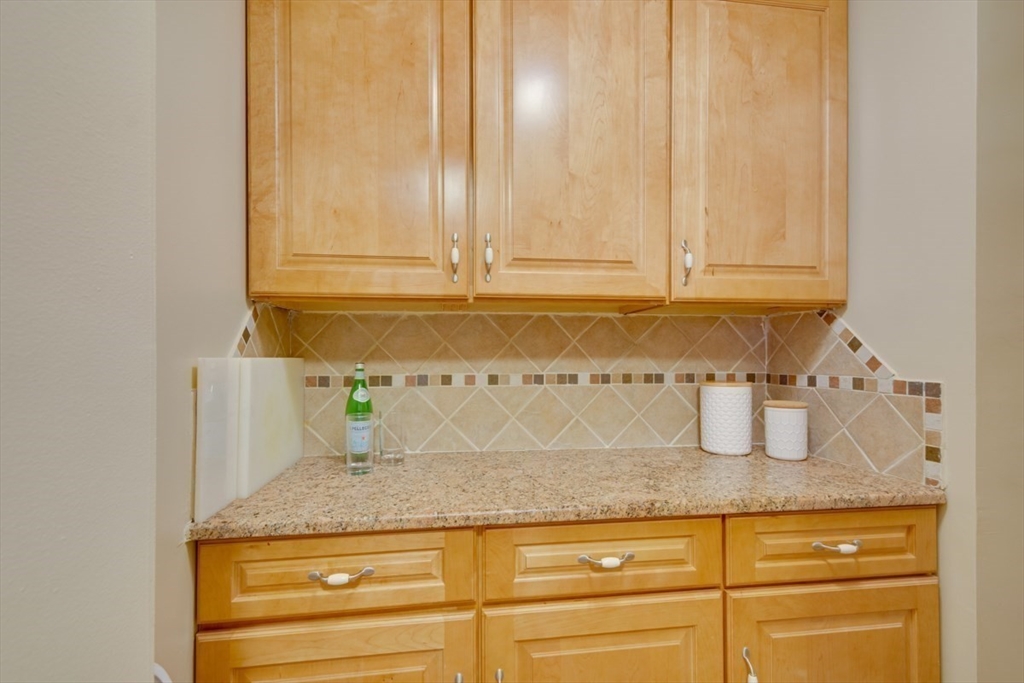 269 Cambridge Road, Unit 704 Woburn, MA 01801 - Photo 8 of 32 Gallery Image 8
