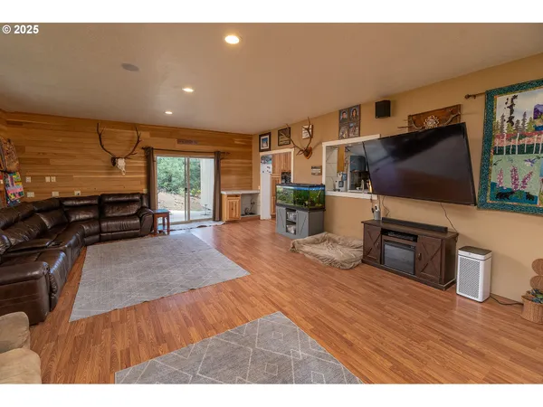 $534,000 | 82678 Shotgun Pass Lane, Christmas Valley, OR 97641