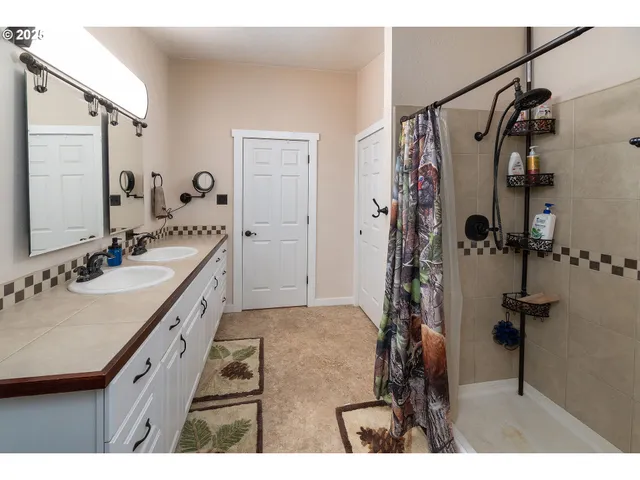 $534,000 | 82678 Shotgun Pass Lane, Silver Lake, OR 97638