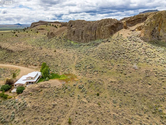 $534,000 | 82678 Shotgun Pass Lane, Silver Lake, OR 97638