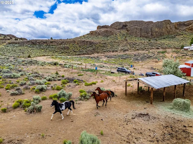 $534,000 | 82678 Shotgun Pass Lane, Silver Lake, OR 97638