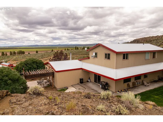 $534,000 | 82678 Shotgun Pass Lane, Silver Lake, OR 97638