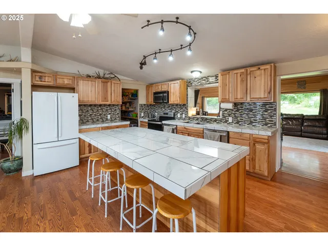 $534,000 | 82678 Shotgun Pass Lane, Silver Lake, OR 97638