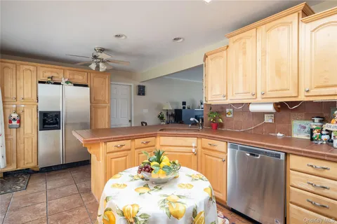 $785,000 | 88 14th Street, Hicksville, NY 11801