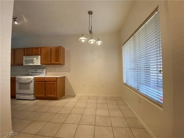 $1,825 | 2152 Jade Creek Street, Unit 104, Las Vegas, NV 89117