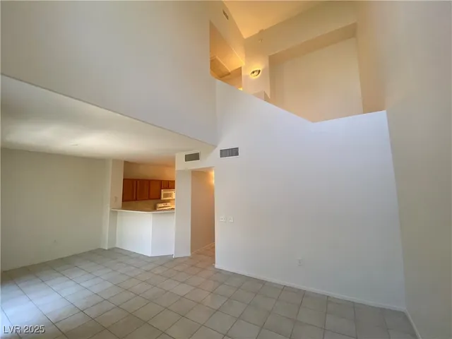 $1,825 | 2152 Jade Creek Street, Unit 104, Las Vegas, NV 89117
