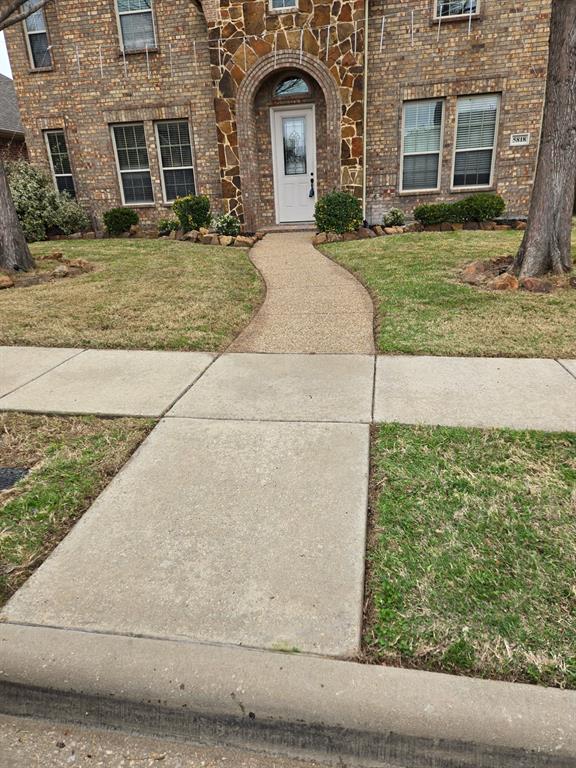 5818 Country View Lane Frisco, TX 75036 - Photo 2 of 32