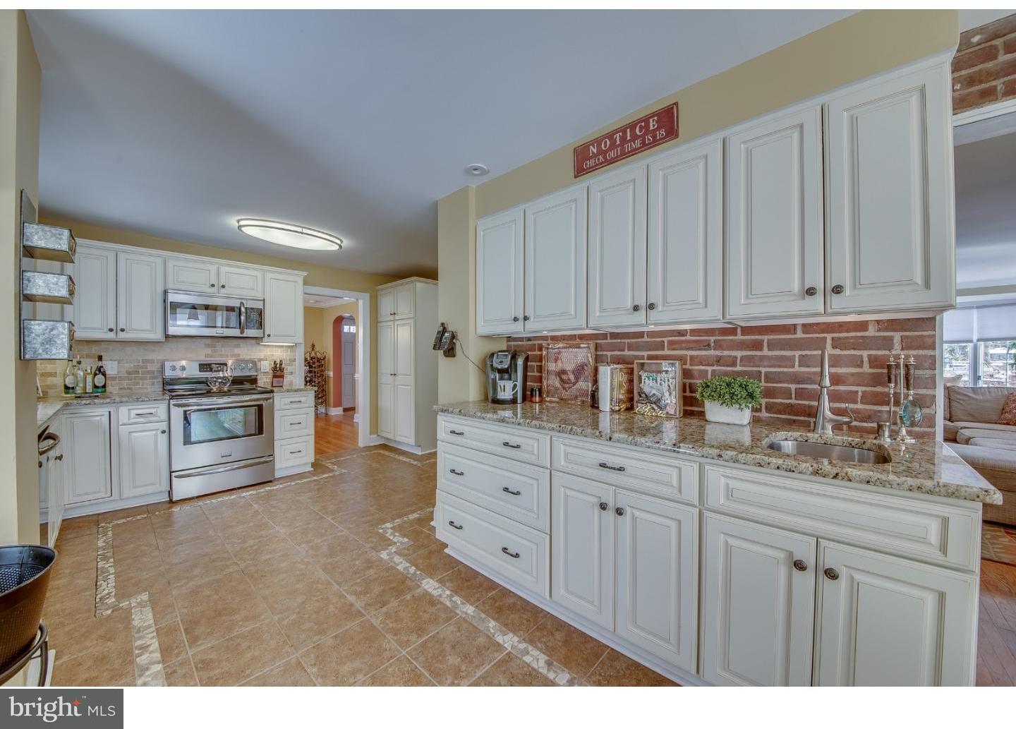 403 Golfview Road Wallingford, PA 19086 - Photo 9 of 25 Kitchen