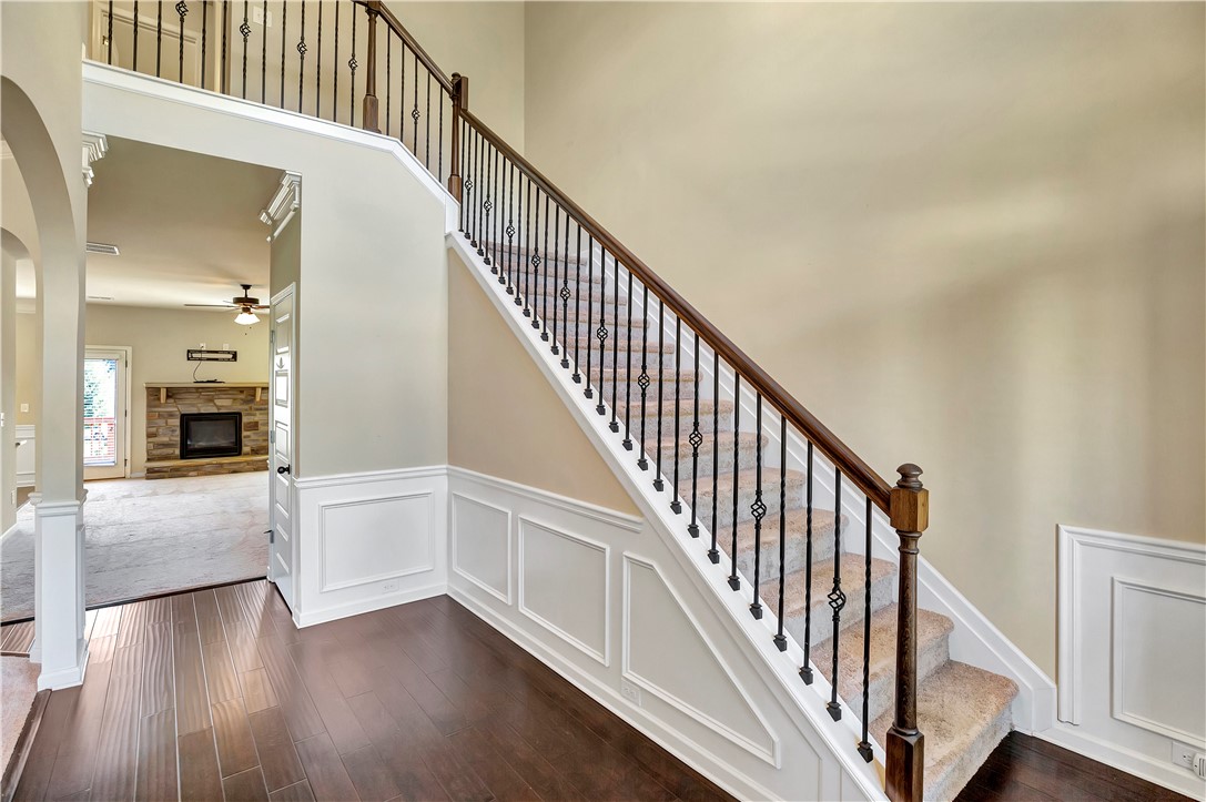 12 Rohan Drive Anderson, SC 29621 - Photo 3 of 36 Foyer