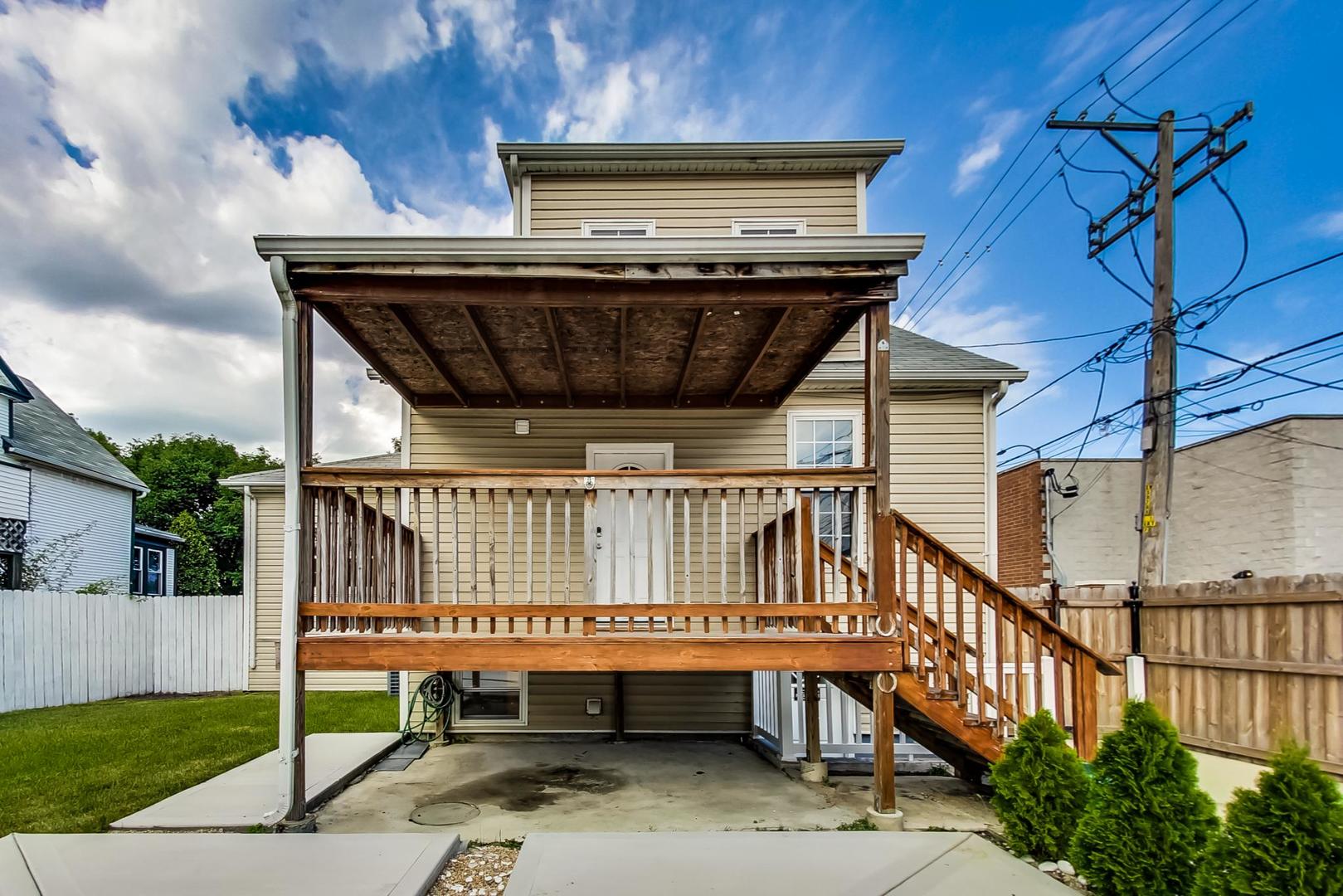 4015 West Addison Street Chicago, IL 60641 - Photo 23 of 30 a view of balcony with furniture