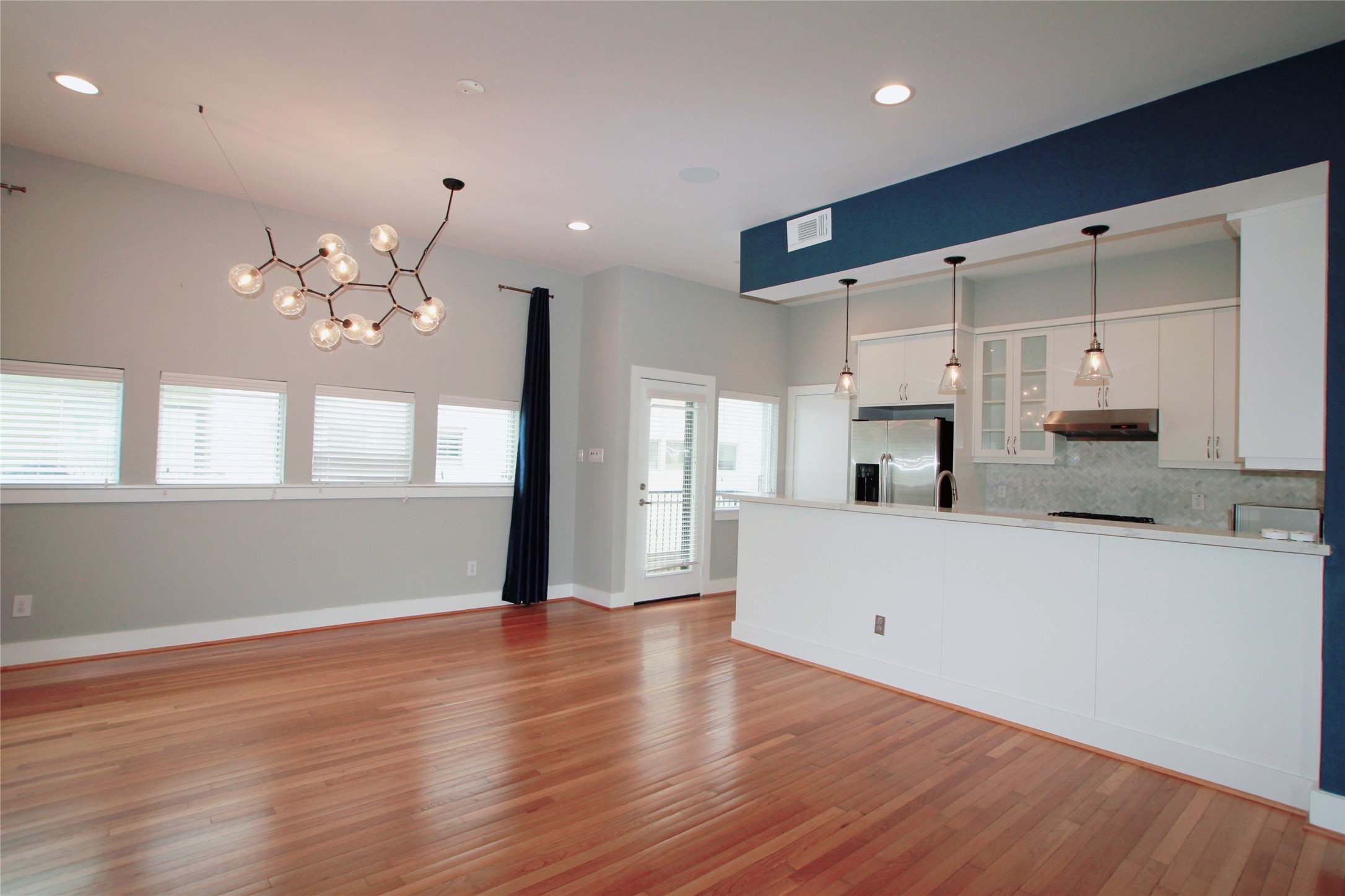 4701 Caroline Street Houston, TX 77004 - Photo 9 of 38