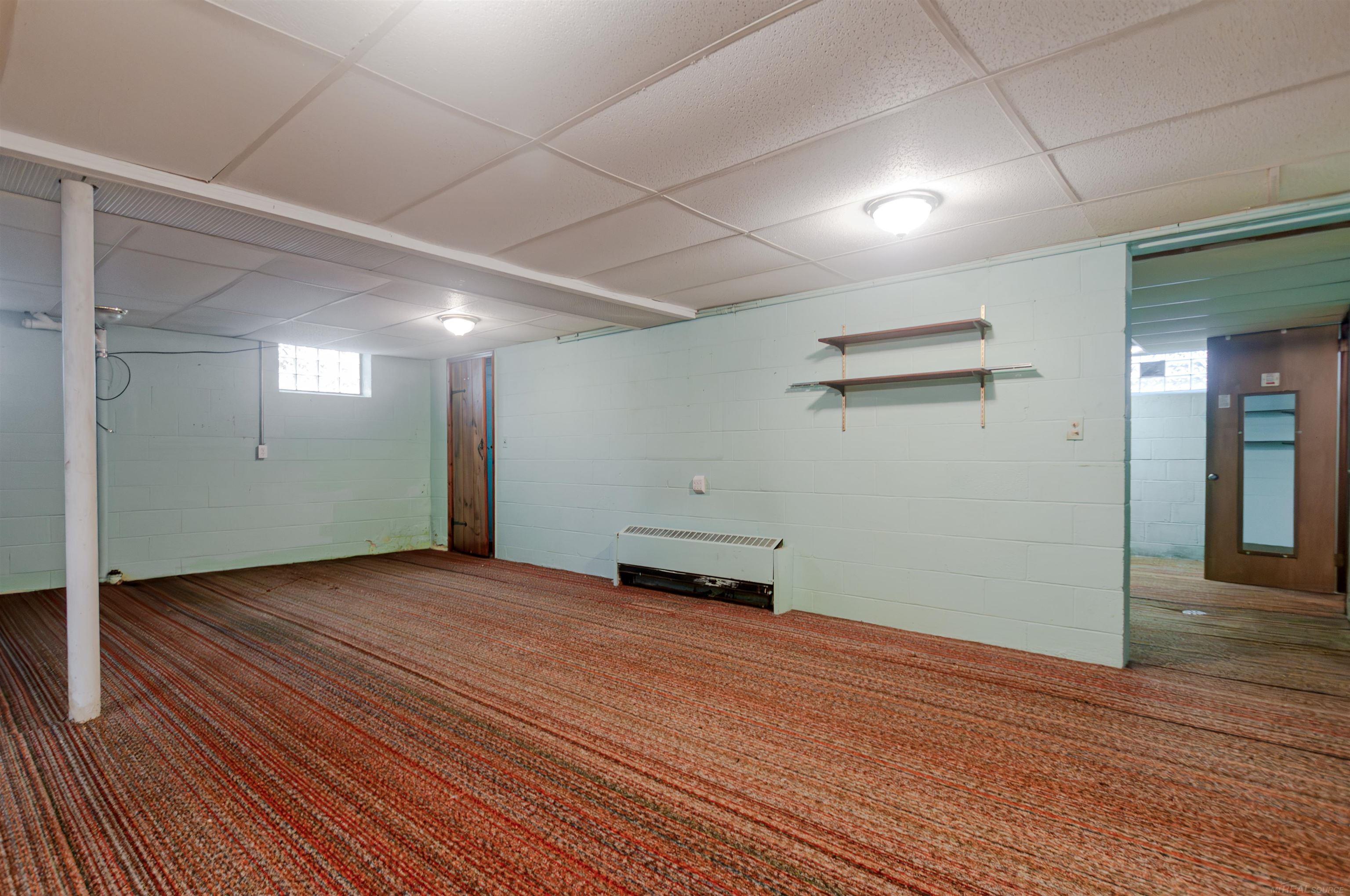 2039 Hampton Road Grosse Pointe Woods, MI 48236 - Photo 21 of 31