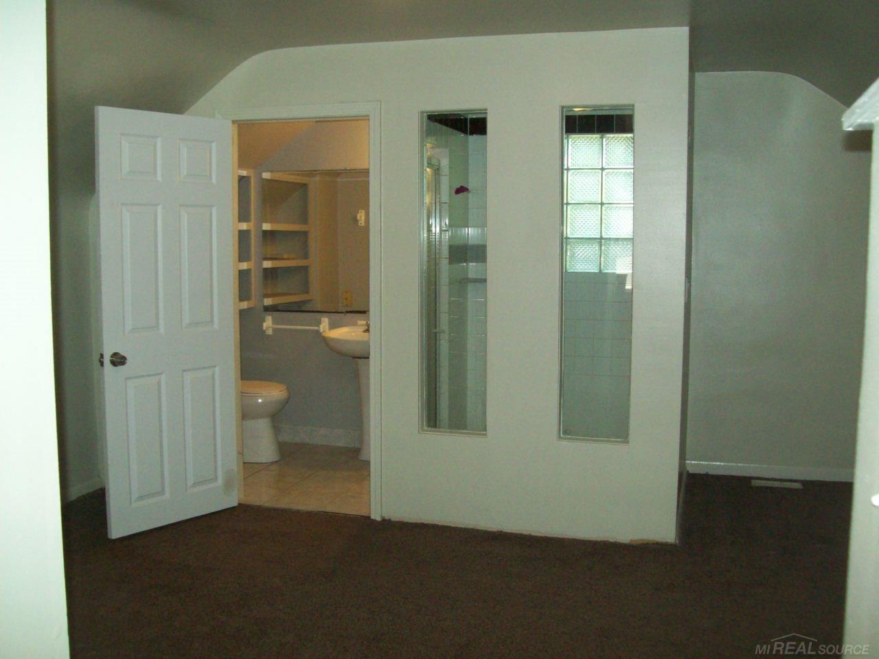 14817 East 10 Mile Road Warren, MI 48089 - Photo 16 of 27 31361424-15.JPG