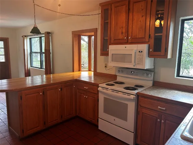 $1,895 | 4827 Eck Lane, Austin, TX 78734