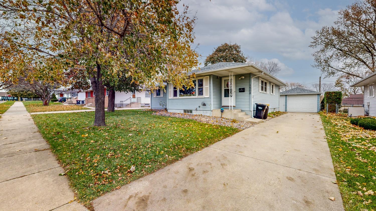 1508 16 1/2 Avenue Northwest Rochester, MN 55901 - Photo 2 of 37