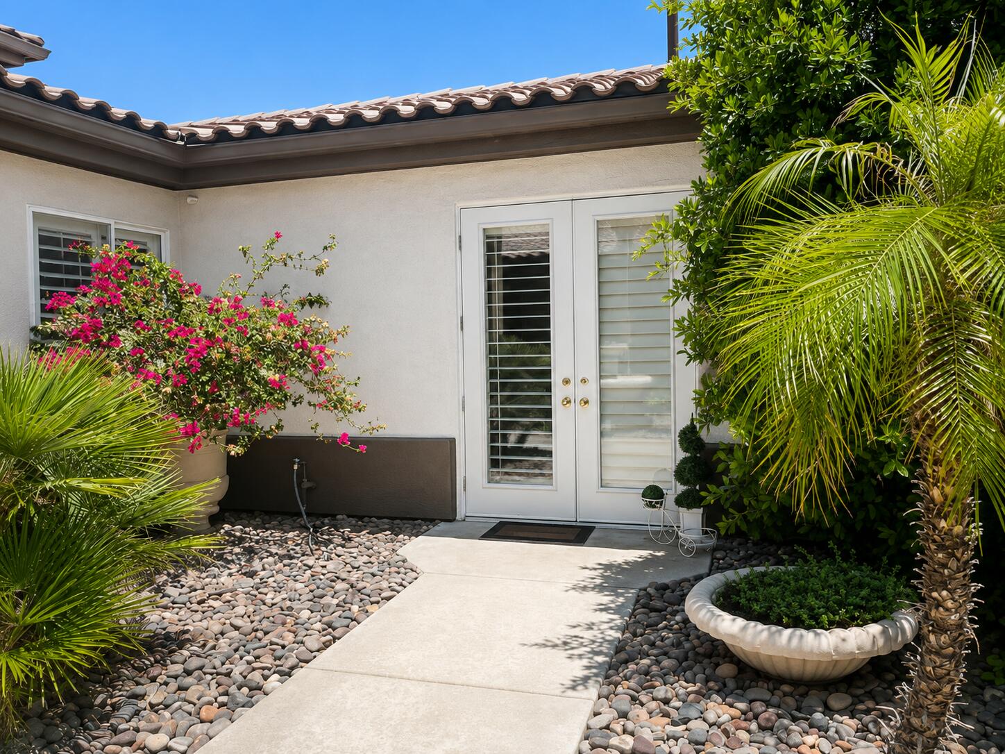 12 Buckingham Way, Unit CASITA Rancho Mirage, CA 92270 - Photo 4 of 7 279046cb-8347-4876-9d78-9397d36917dd