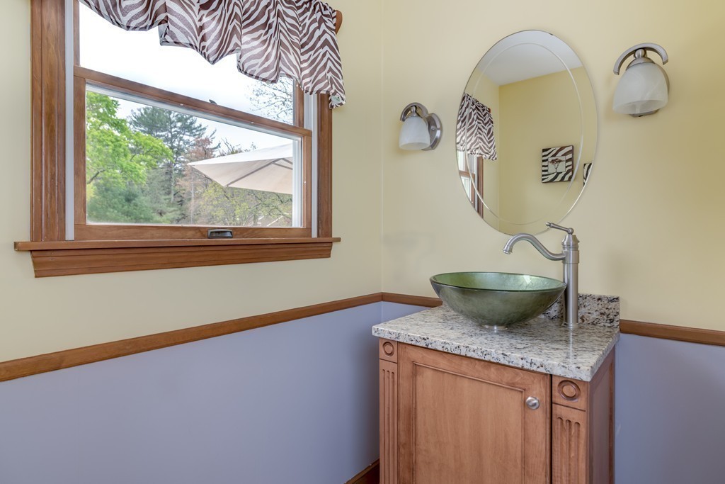 303 Old Oaken Bucket Road Scituate, MA 02066 - Photo 13 of 29 Gallery Image 13