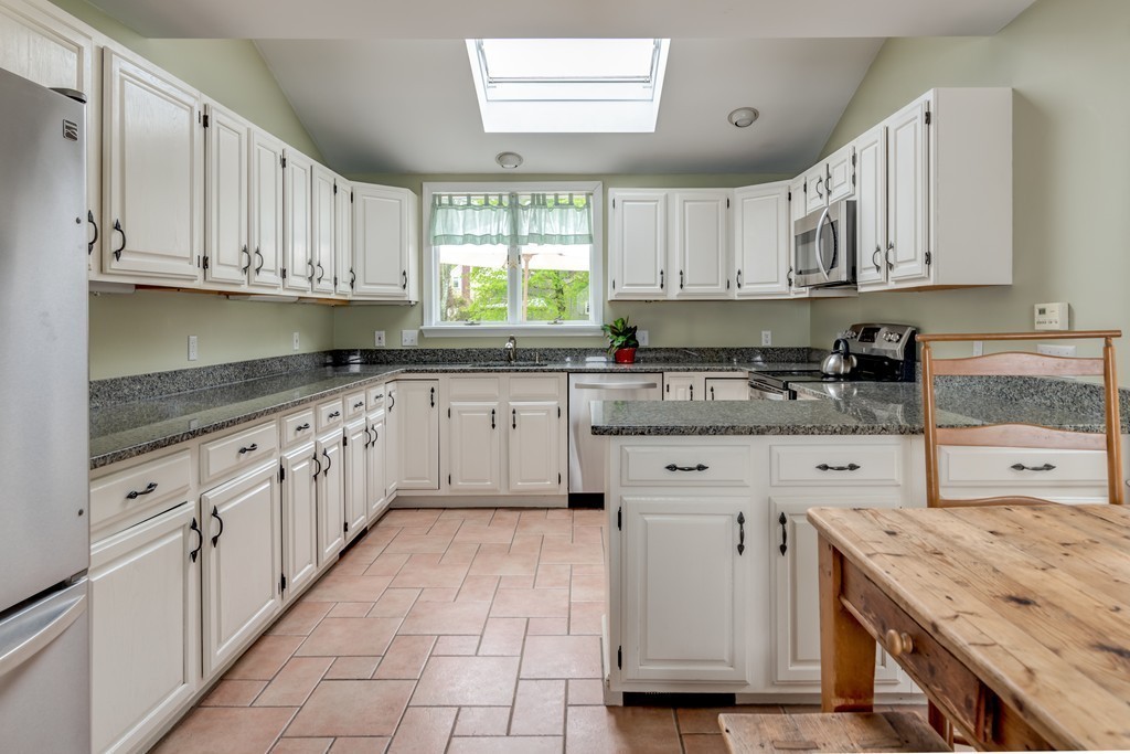 303 Old Oaken Bucket Road Scituate, MA 02066 - Photo 4 of 29 Gallery Image 4