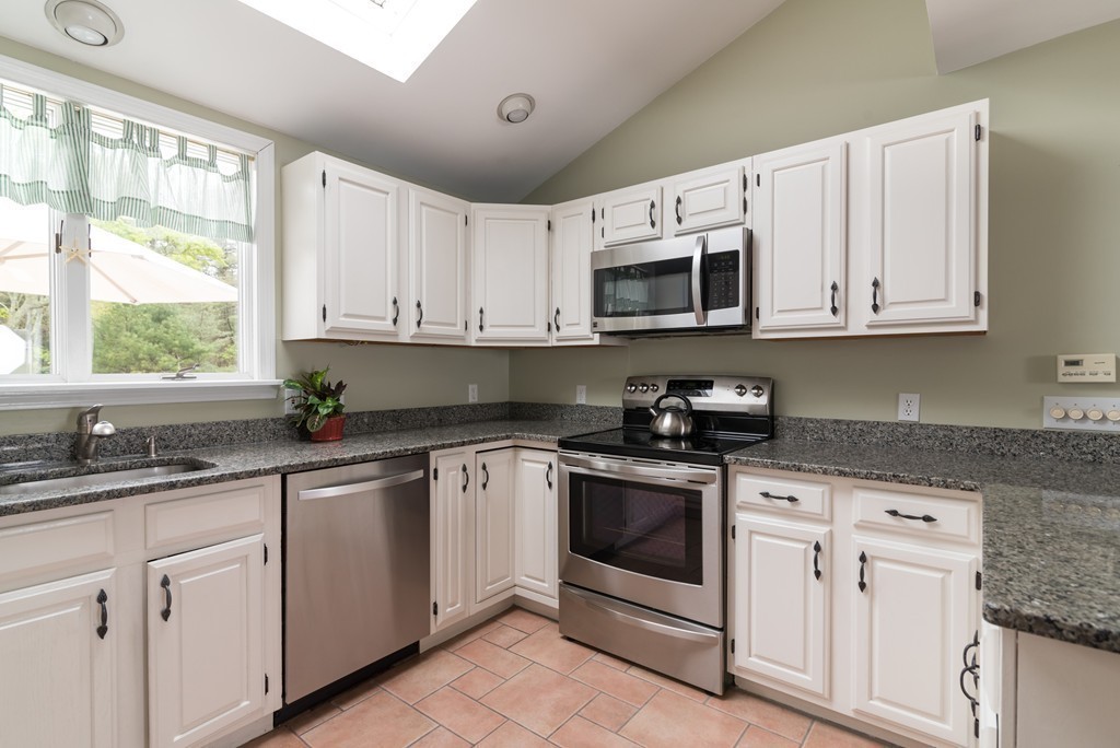 303 Old Oaken Bucket Road Scituate, MA 02066 - Photo 5 of 29 Gallery Image 5