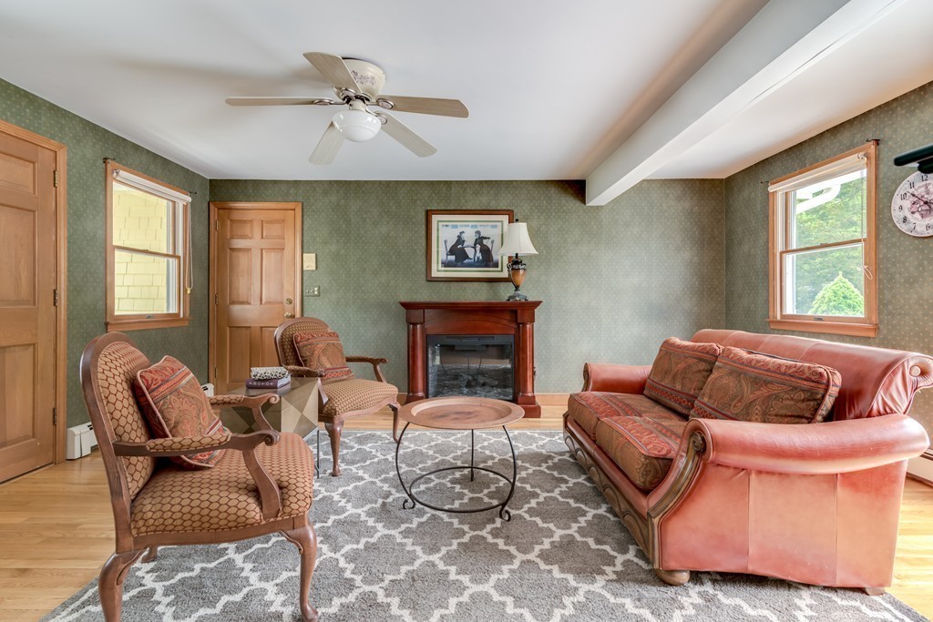 303 Old Oaken Bucket Road Scituate, MA 02066 - Photo 9 of 29 Gallery Image 9