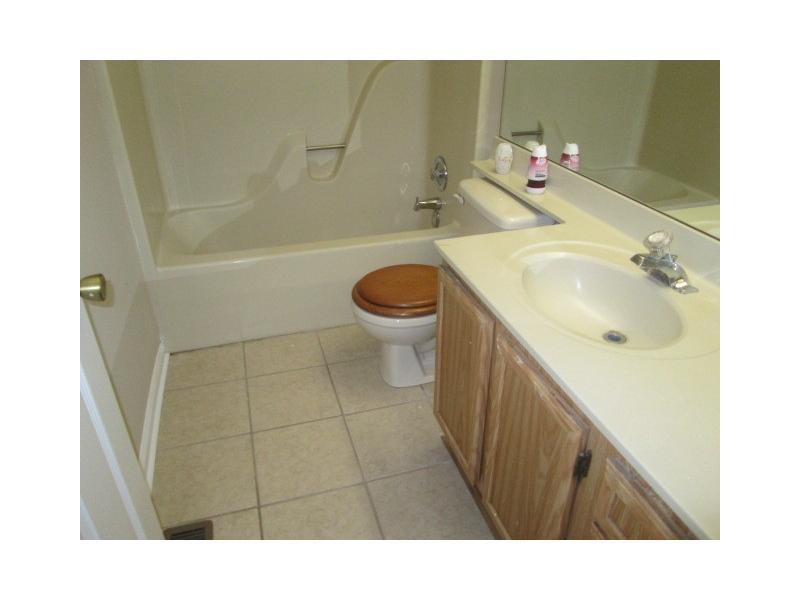8554 Hague Road Indianapolis, IN 46256 - Photo 9 of 13 Gallery Image 9