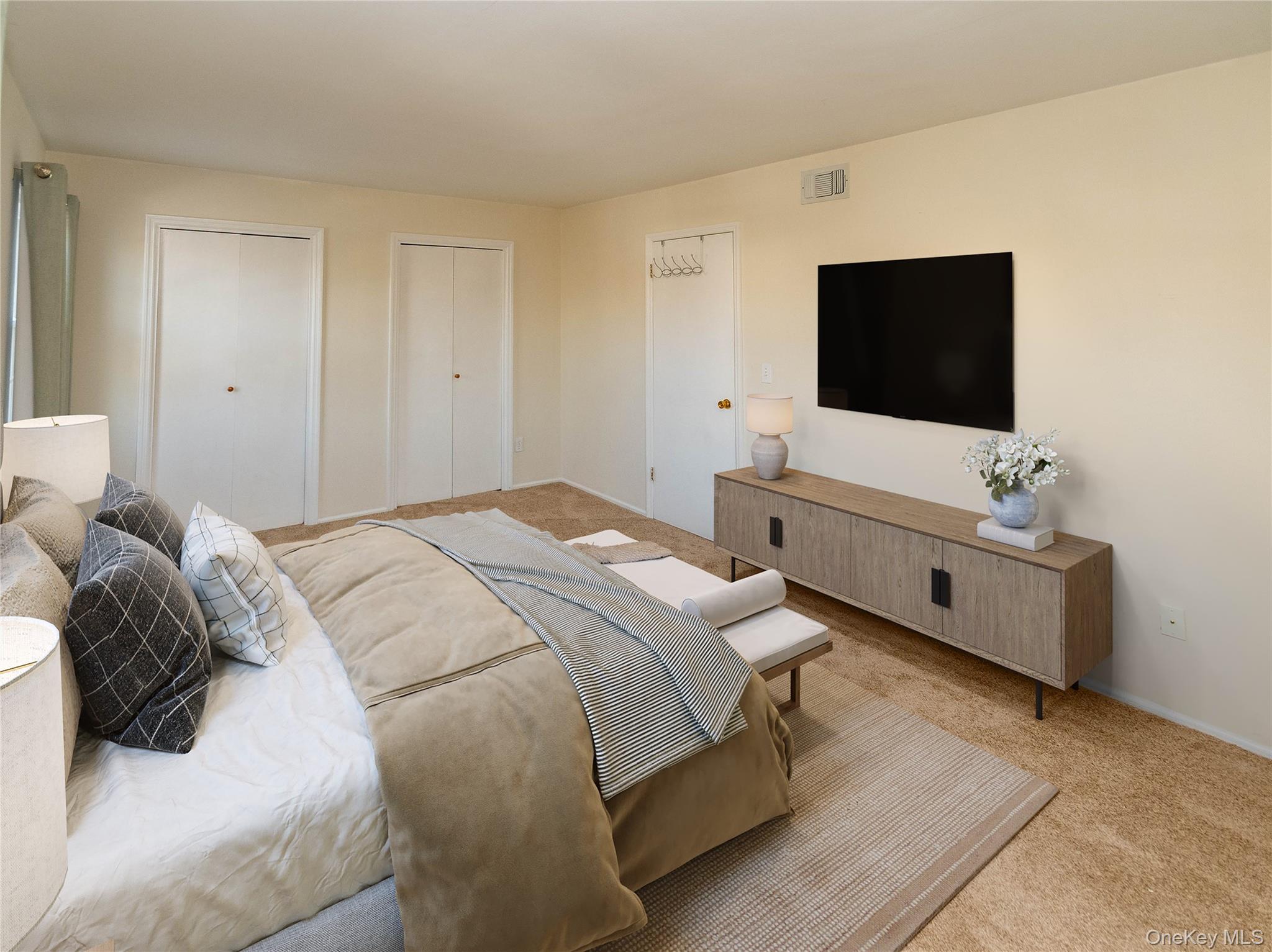 29 The Rise Warwick, NY 10990 - Photo 17 of 34 Virtually staged photo