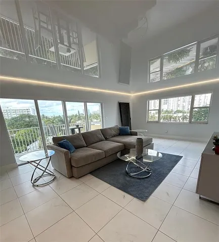 $2,800 | 1200 Hibiscus Avenue, Unit 502, Pompano Beach, FL 33062