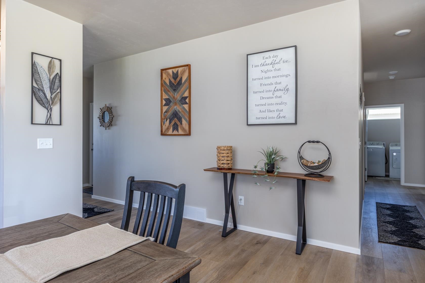 N9339 Gemstone Court Appleton, WI 54915 - Photo 6 of 34