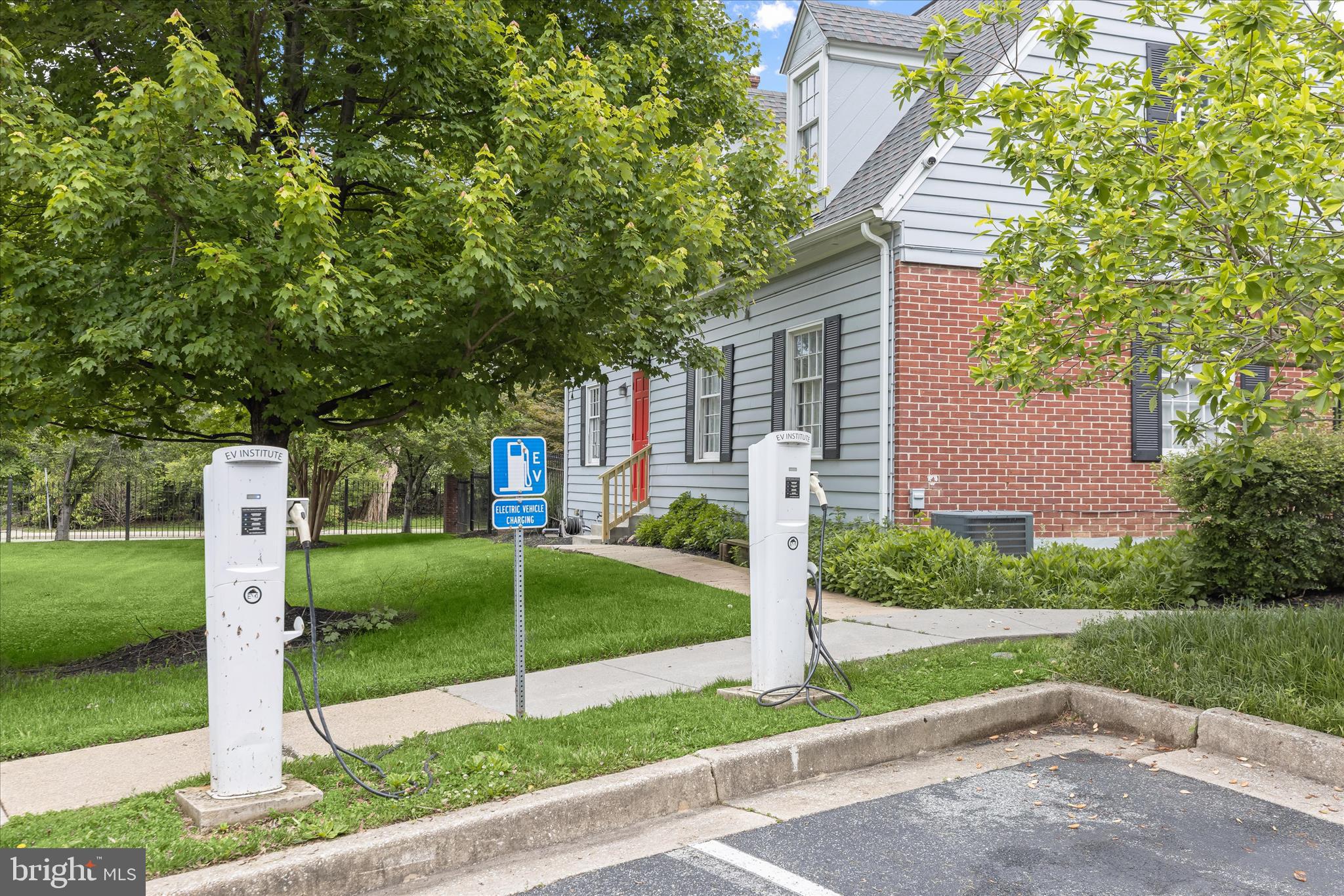 351 Homeland Southway, Unit 3D Baltimore, MD 21212 - Photo 27 of 29 Community EV Charging Station
