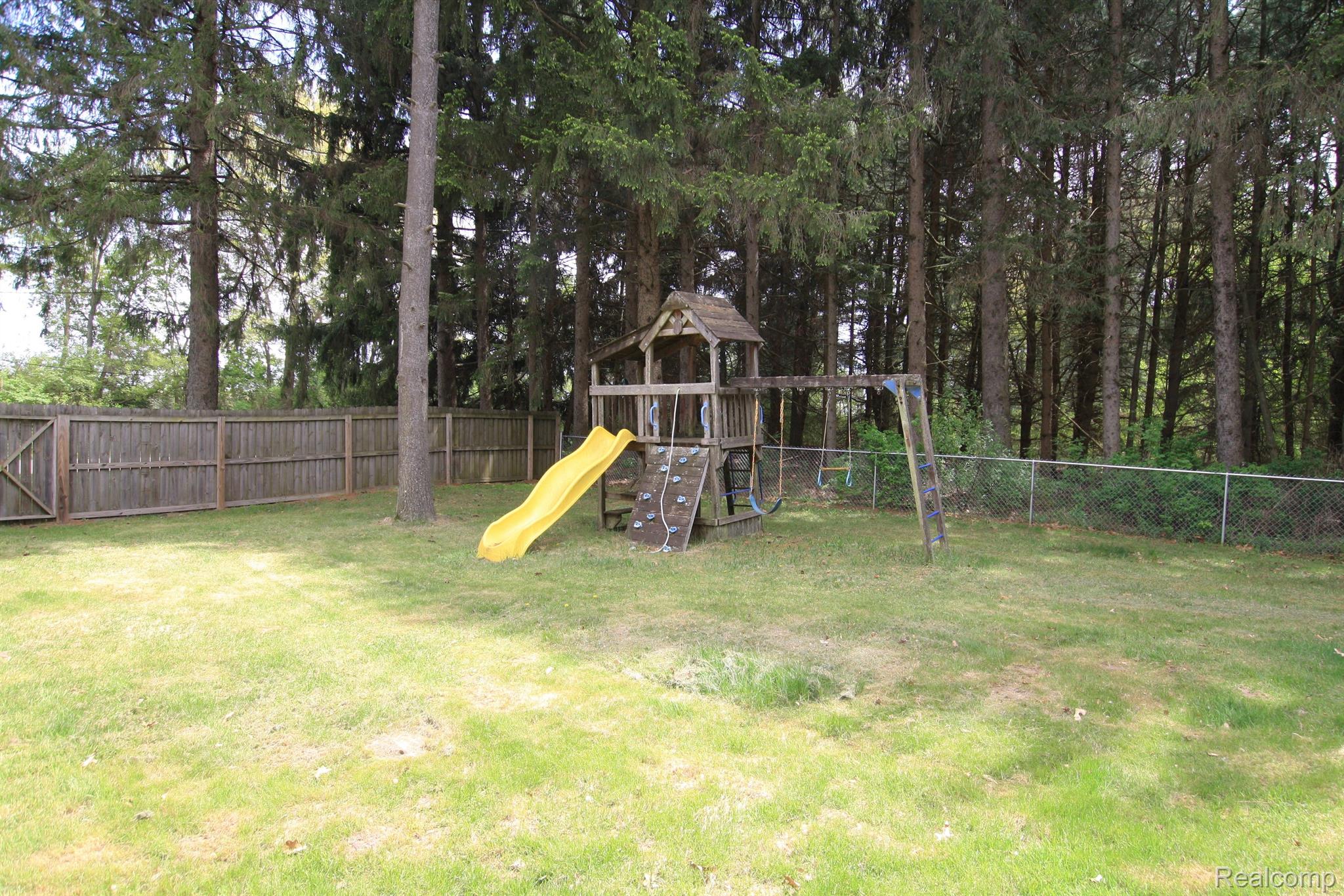 2157 Millville Road Lapeer, MI 48446 - Photo 5 of 23 Gallery Image 5