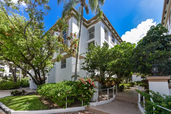 $7,500 | 7369 Orangewood Lane, Unit 301, Boca Raton, FL 33433