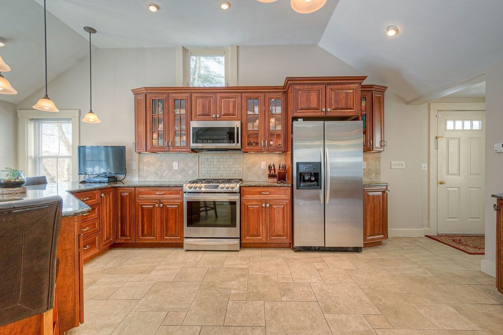 128 Main Street Upton, MA 01568 - Photo 4 of 42 Gallery Image 4