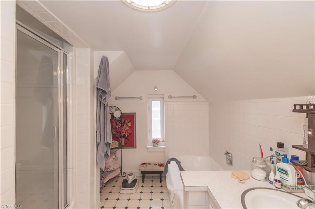 125 Jackson Road Mount Airy, NC 27030 - Photo 15 of 28 Upper Level Nook